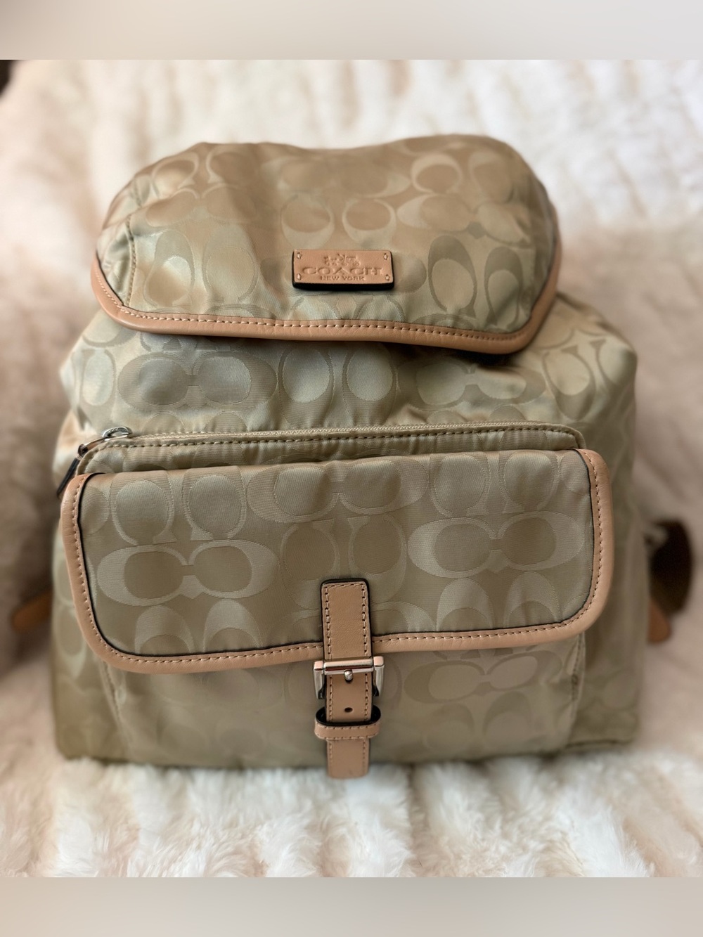Coach getaway, backpack Beige and Tan Signature Backpack with Leather Tag
